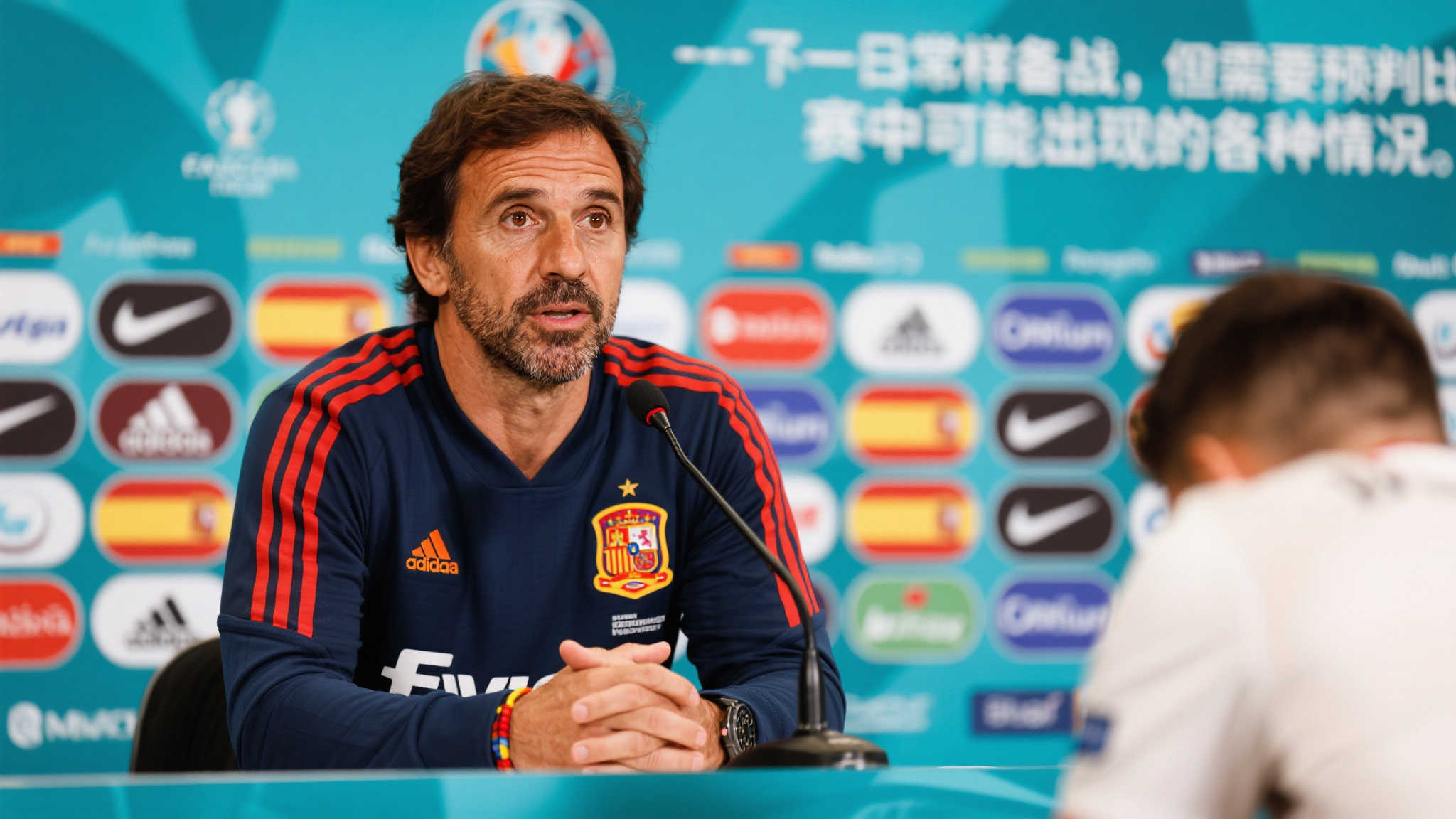 恩里克:正常备战同时未雨绸缪迎接挑战 在赛前新闻发布会上,西班牙国家队主教练恩里克明确提